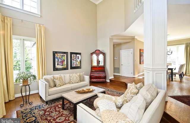 9120 TOWN GATE LN Gallery 3