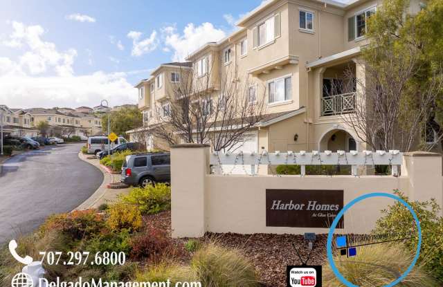 Desirable 4 bd townhome across from Glen Cove Waterfront Park photos photos