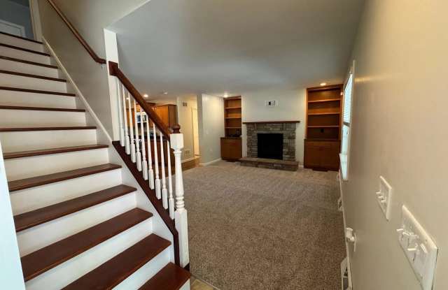 2094 FIELDCREST Gallery 4