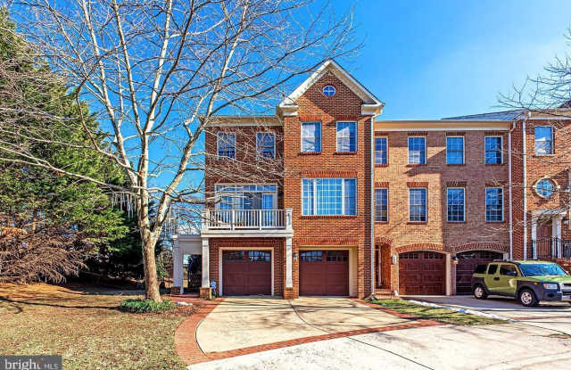150 HERNDON MILLS Circle photos photos