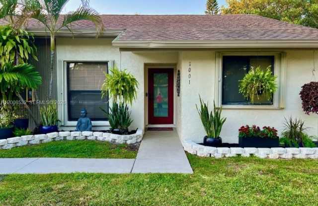 3064 S Oakland Forest Dr photos photos