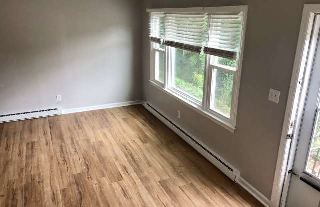 26 East Hills Drive Gallery 2