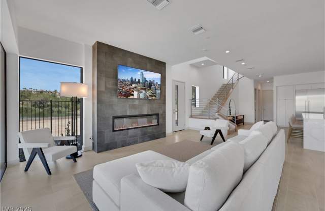 66 Lakefront Drive Gallery 2