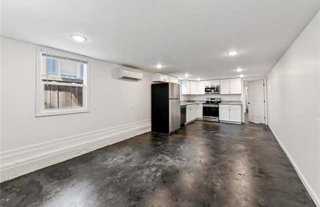 2215 ONZAGA Street Gallery 2