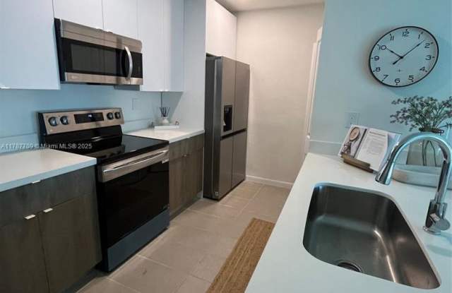 2511 Pierce Street 6, Hollywood, FL 33020 photos photos