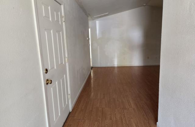 1611140thavenue.is4lease.com Gallery 3