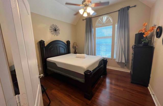 Summerwood All bills included! 14014 Summer Ash Ln Fully Furnished - 14014 Summer Ash Lane, Houston, TX 77044