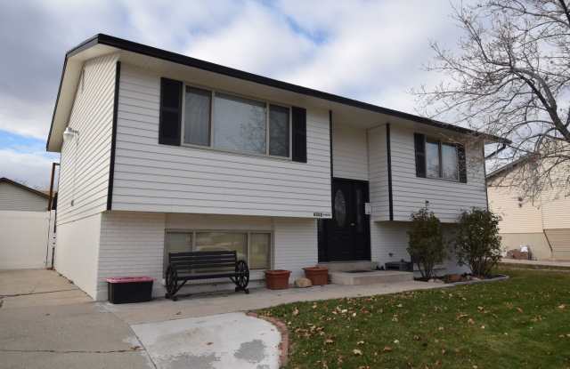 Charming West Jordan 4 Bed with Open Layout and Spacious Primary!! photos photos