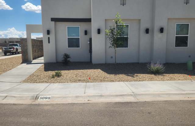 3098 Gladstone Street photos photos