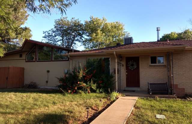 Mid Century Modern 3BD/2BA Arvada Home! Available 7/3/26! photos photos