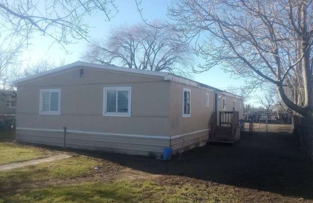 Spacious 4-Bedroom Home in Mabton, WA – Pet Friendly! photos photos