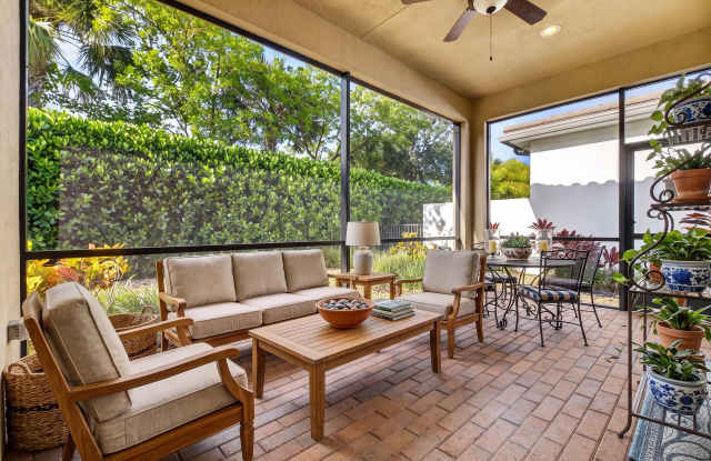8883 KINGSMOOR Way Gallery 1