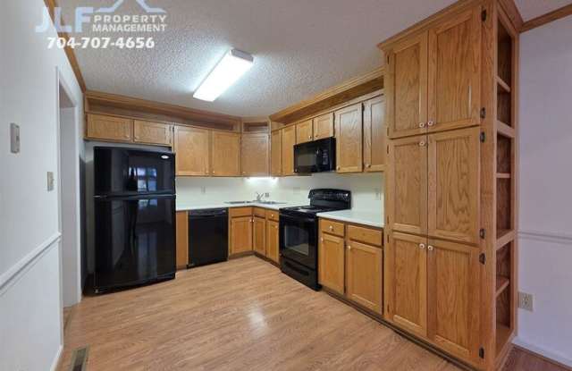 628 Breckenridge Road Gallery 4