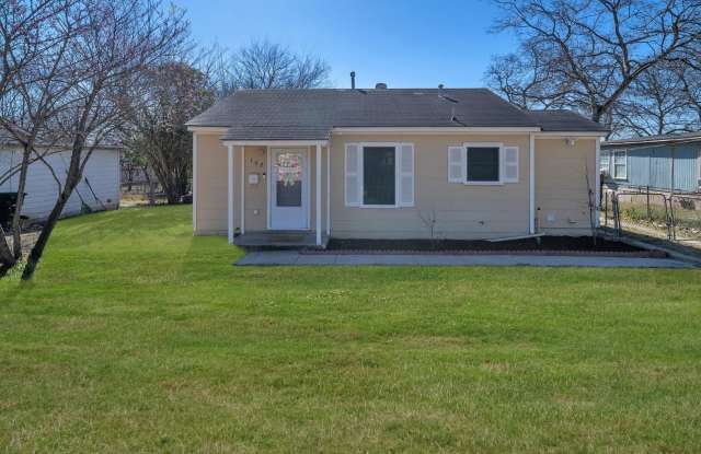 3BR Home with Detached Efficiency Near Fort Sam Houston  Lackland AFB photos photos