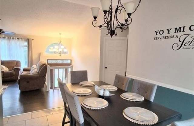 1142 Riverside Trace Gallery 2