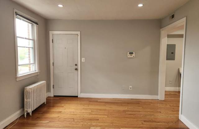 812 TAYLOR ST NE #4 Gallery 4