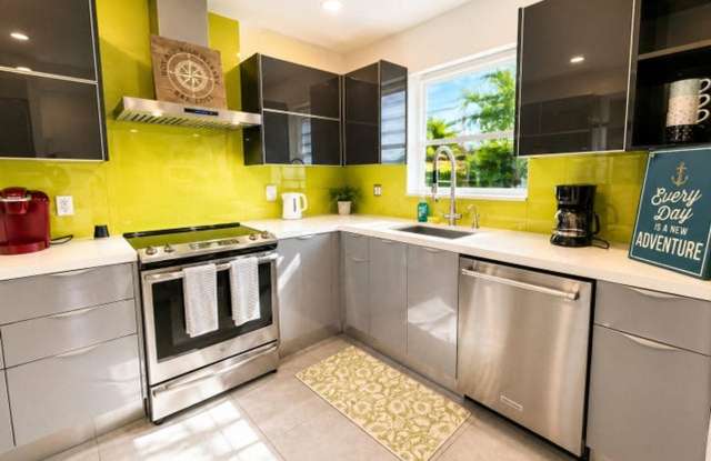 800 SE 11TH Court, Fort Lauderdale, FL 33316 Gallery 3