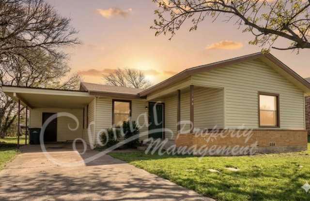 AVAILABLE NOW; APPLY AT OUR WEBSITE ; 2 WEEKS FREE!!! - 506 Mary Street, Copperas Cove, TX 76522