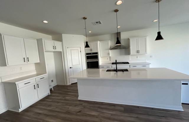 Like New 4 Bedroom + Loft Menifee Home Gallery 3