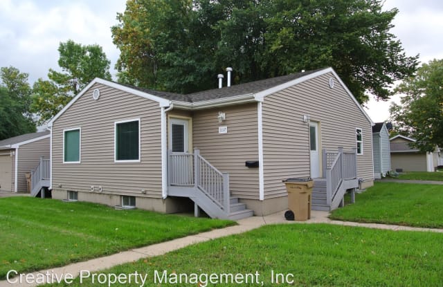1117 2nd Ave SW - 1117 2nd Ave SW, Minot, ND 58701