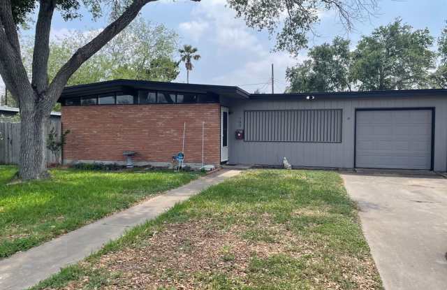 One Block from Texas A Kingsville! photos photos
