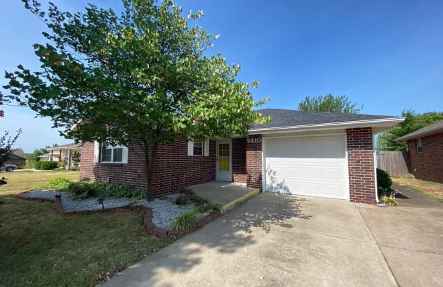 2410 S Adele - 2410 South Adele Avenue, Joplin, MO 64804
