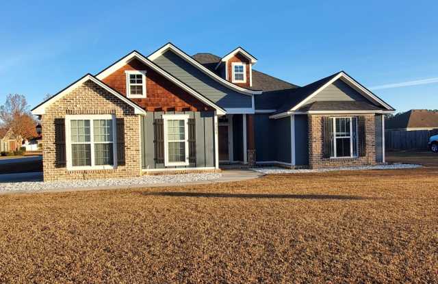 Charming Single-Story Haven in Carlton Ridge: Your Ideal Georgia Rental Home photos photos