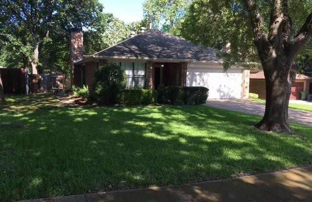 1705 Overlook Drive - 1705 Overlook Drive, Grapevine, TX 76051