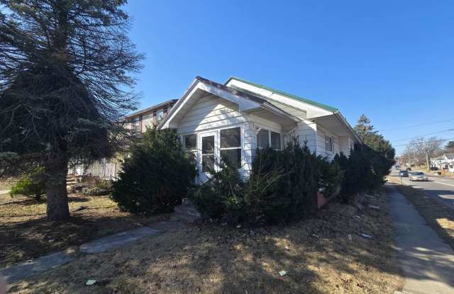 2 Bedroom House - 3751 Jackman Road, Toledo, OH 43613