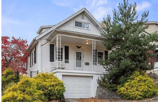 3 Bedroom Home in Carnegie! photos photos