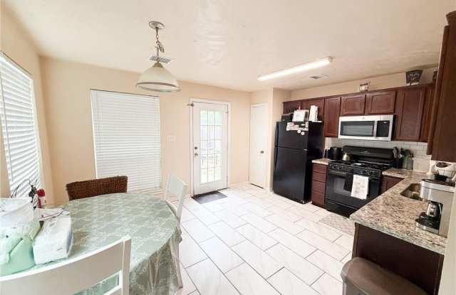 515 Camp Court Gallery 4