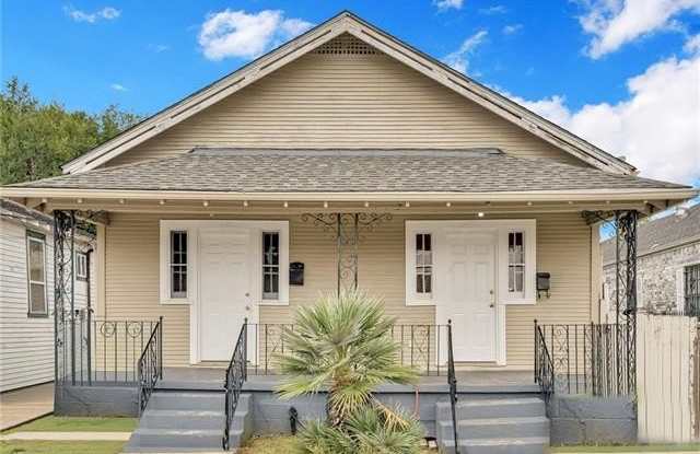 2428 EAGLE Street photos photos