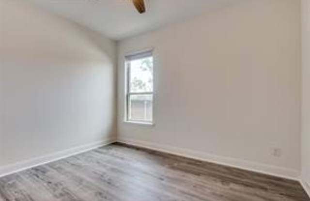 2501 Walker Avenue Gallery 2