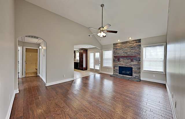 1955 General Neyland Drive Gallery 2