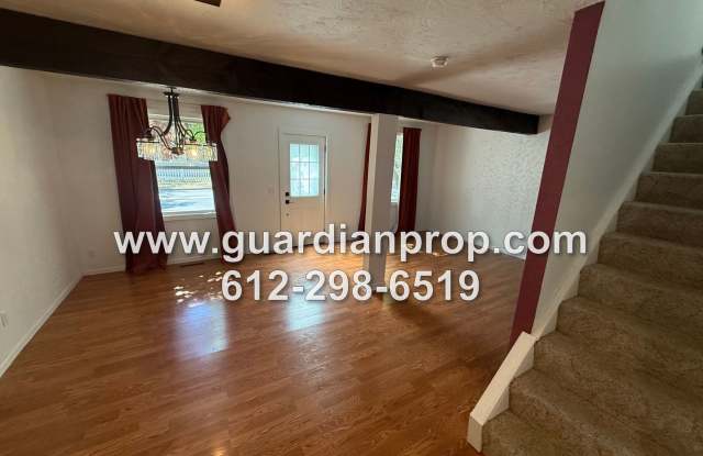 Charming House Blocks from Downtown White Bear Lake, Updated Kitchen & Baths, Fireplace, Private Deck, 3 Car Garage Gallery 3