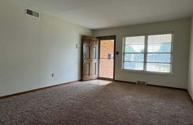 4512 NW Cheyenne - AVAILABLE NOW FOR VIEWINGS! Gallery 3