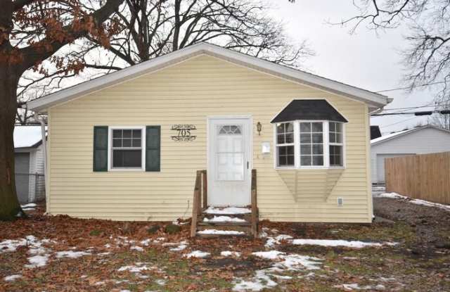 705 West Broadway Street photos photos