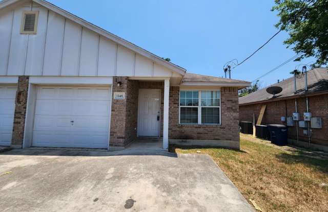 2/2/1 Duplex / No Carpet / Easy Access to IH 35 & Hwy 46 / Fenced in Yard / Fridge Included / CISD photos photos