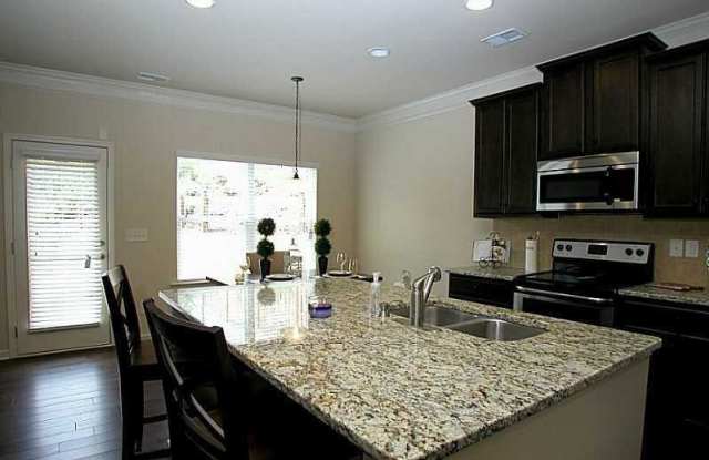 3476 GREYHAWK Crossing Gallery 3