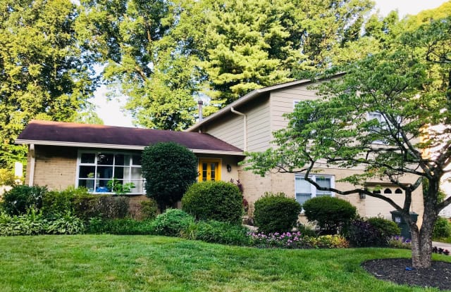 10406 HEADLY COURT - 10406 Headly Court, Kings Park West, VA 22032