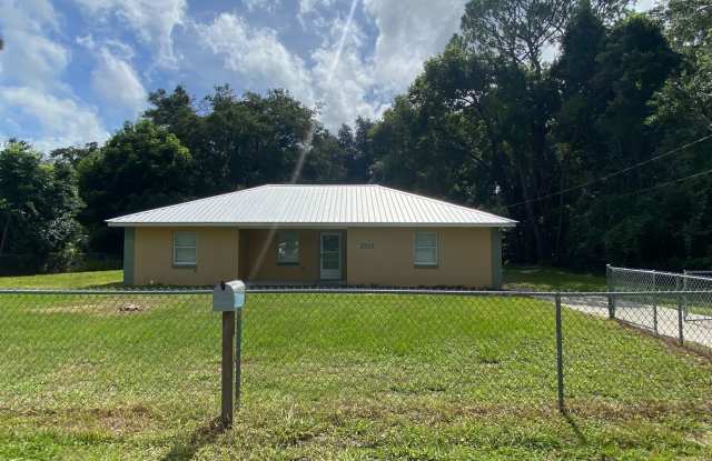 Spacious & Sun-Drenched 3BR/2BA + Office Home with Fully Fenced Yard! photos photos Spacious & Sun-Drenched 3BR/2BA + Office Home with Fully Fenced Yard! photos photos