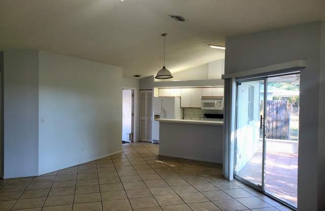 2704 36th Avenue Terrace East Gallery 2