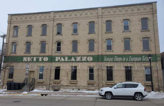 300 Fourth Street - 1st Floor - 300 Fourth Street, Algoma, WI 54201