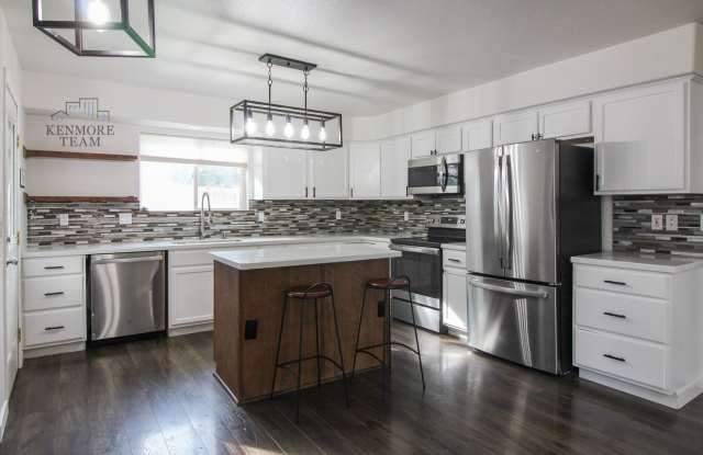 4 Bedroom, 2.5 Bath Home in Kennewick Gallery 3