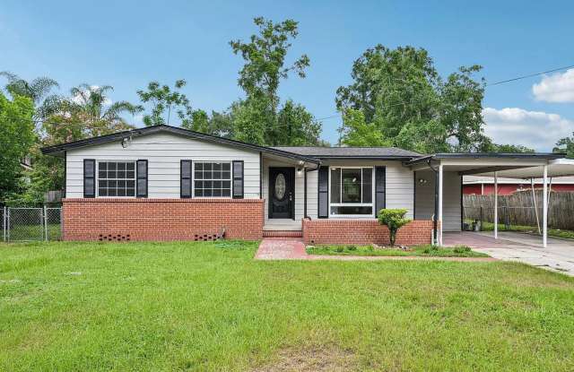 Beautiful 3 Beds 2 Baths Home with Spacious Backyard! photos photos