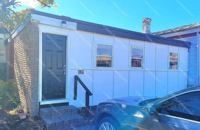 429 S Jefferson Ave - 429 South Jefferson Avenue, Saginaw, MI 48607