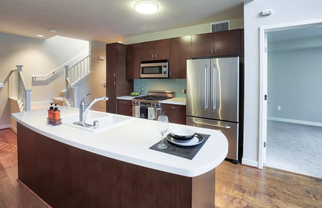 5550 Wilshire at Miracle Mile by Windsor photos photos