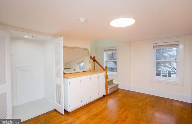 67 FERRY STREET Gallery 4