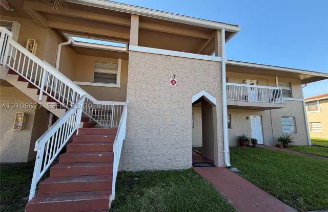 9954 Twin Lakes Dr Gallery 1