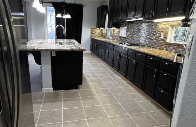 Spacious 4 bedroom near shopping and schools! - 3012 Caden Drive, Modesto, CA 95355
